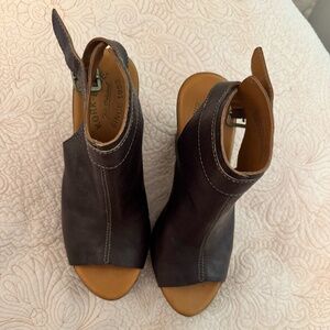 🤎 Kork-Ease Berit Wedge Sandals – Dark Brown Leather – Size 8